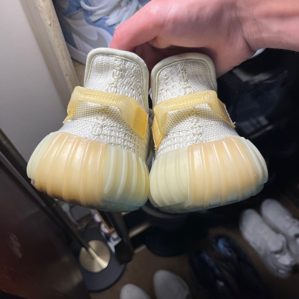 🔥Yeezy 350 V2 Light VNDS with authentication🔥 - Picture 3 of 5